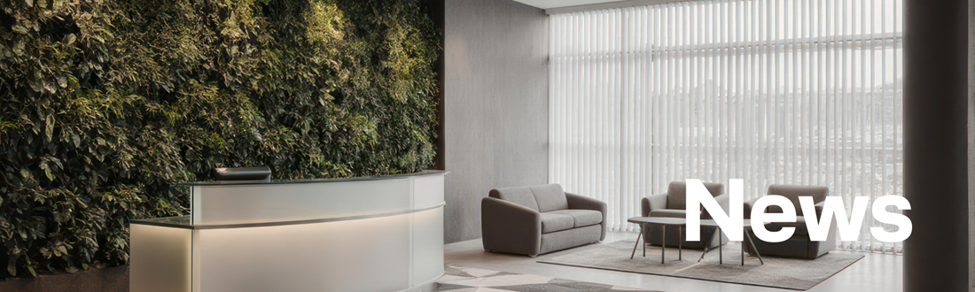 Eine Hotelrezeption, Schrift News